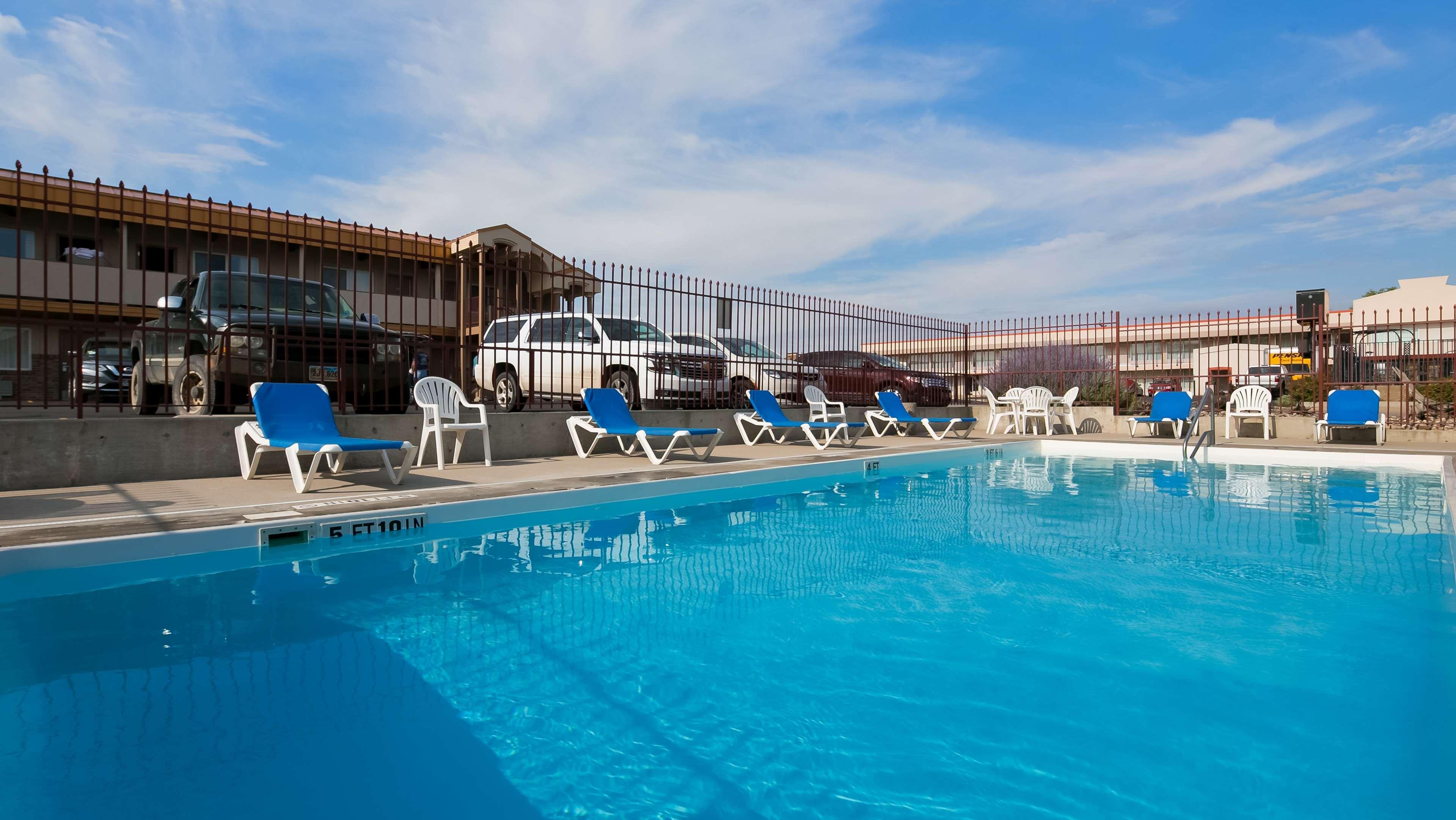 Best Western Plains Motel Wall Exterior photo