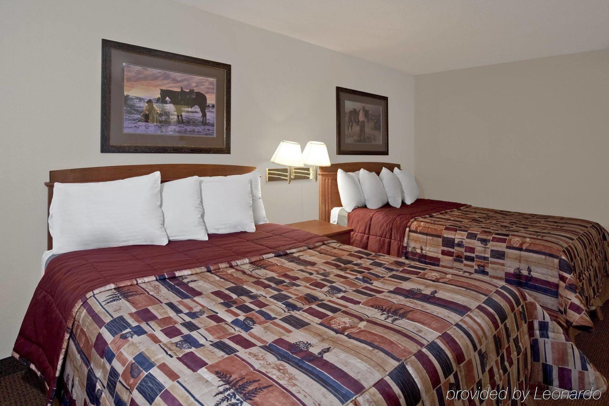 Best Western Plains Motel Wall Room photo