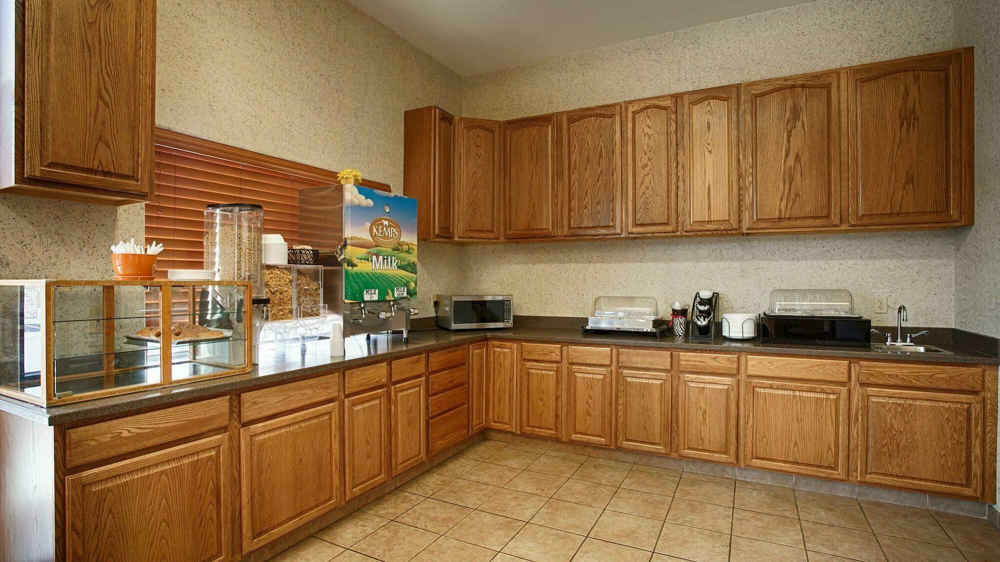 Best Western Plains Motel Wall Exterior photo